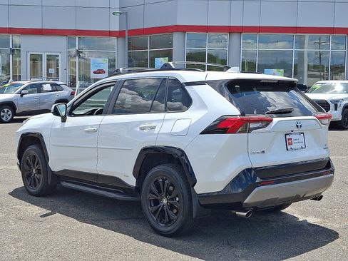 Used 2023 Toyota RAV4 SE w/ SE Grade Weather Package AWD/4WD image 5