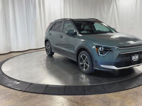 New 2026 Kia Niro EX image 3