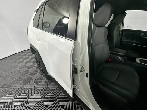 Used 2023 Toyota RAV4 XLE FWD image 28