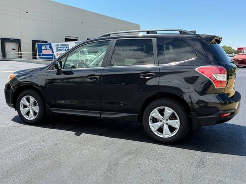 Used 2016 Subaru Forester 2.5i Limited AWD/4WD image 9
