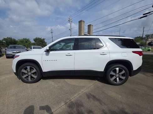 Used 2020 Chevrolet Traverse LT w/ LT Premium Package AWD/4WD image 8