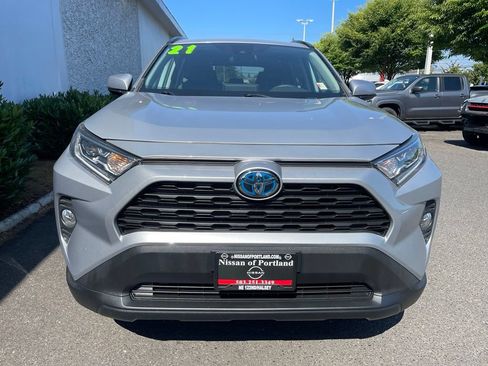 Used 2021 Toyota RAV4 XLE w/ Convenience Package AWD/4WD image 4
