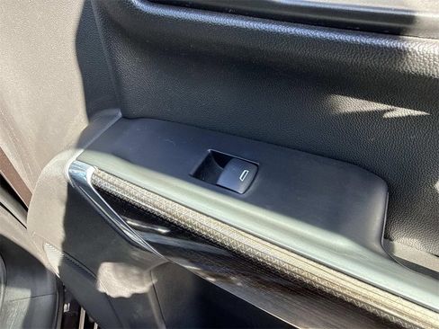 Used 2020 Chevrolet Silverado 1500 RST image 29