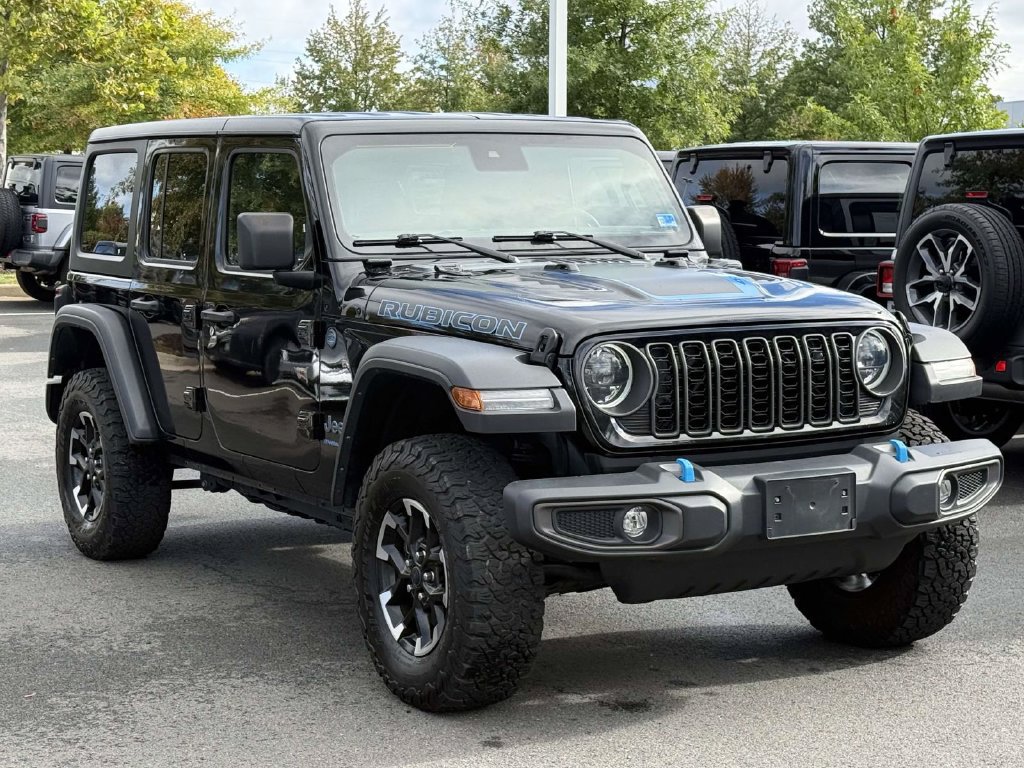 Used 2024 Jeep Wrangler Unlimited Rubicon 4xe w/ Convenience Group AWD/4WD image 9