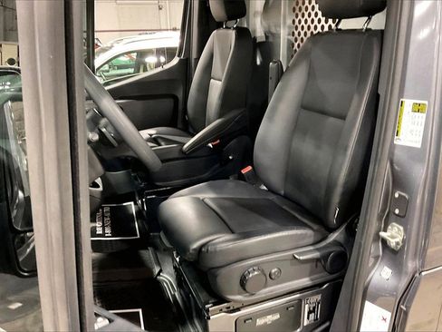 Used 2023 Mercedes-Benz Sprinter 2500 image 18
