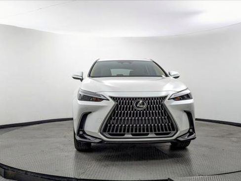 Used 2025 Lexus NX 250 NX 250 w/ Towing Package (2000 Lbs) image 12