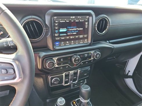 Used 2023 Jeep Gladiator Overland image 12