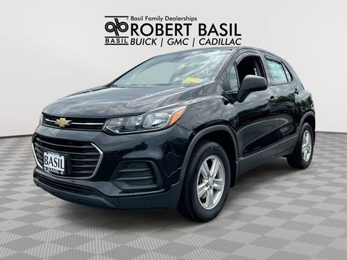Used 2018 Chevrolet Trax LS AWD/4WD image 1