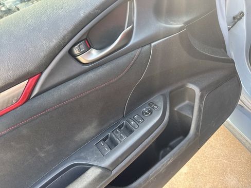 Used 2019 Honda Civic Type R image 11