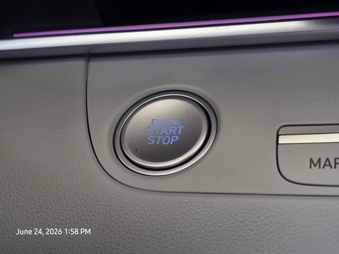Certified 2025 Hyundai Elantra Limited FWD image 27