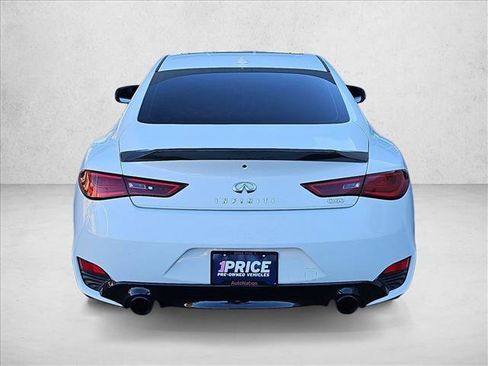 Used 2018 INFINITI Q60 2.0t w/ Moonroof Package RWD image 7