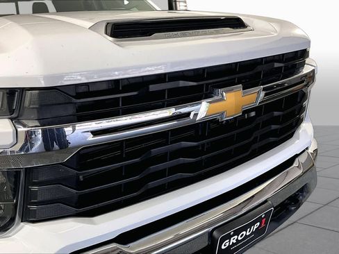 Used 2024 Chevrolet Silverado 2500 LT w/ Texas Edition AWD/4WD image 29