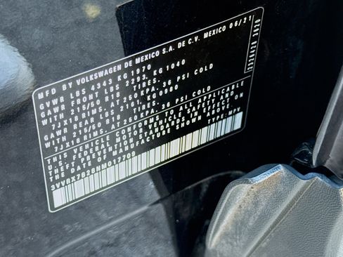 Used 2022 Volkswagen Taos SE image 37