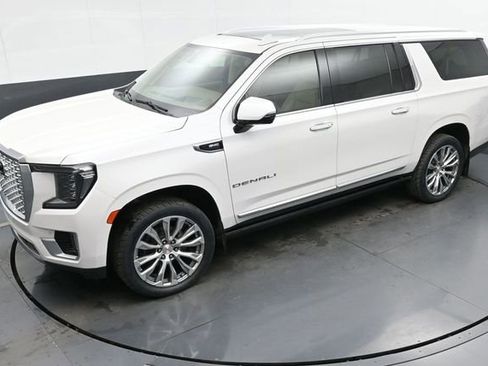 Used 2021 GMC Yukon XL Denali w/ Denali Ultimate Package image 24