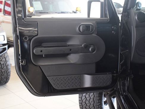 Used 2008 Jeep Wrangler X AWD/4WD image 39