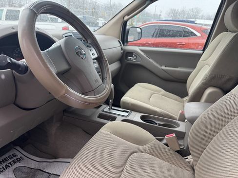 Used 2009 Nissan Frontier SE w/ SE Value Truck Pkg image 15