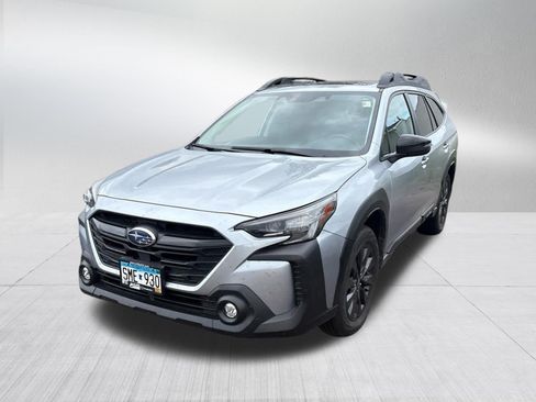 Used 2025 Subaru Outback Onyx Edition XT w/ Popular Package #2 AWD/4WD image 2