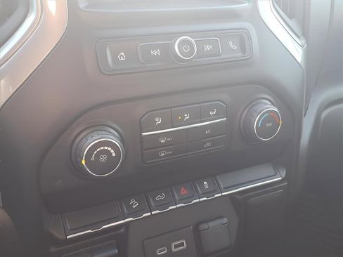 Used 2021 Chevrolet Silverado 1500 Custom Trail Boss w/ LPO, Dark Essentials Package image 7