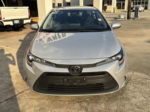 Used 2024 Toyota Corolla LE image 3