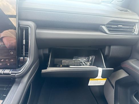 New 2026 GMC Yukon AT4 Ultimate AWD/4WD image 21