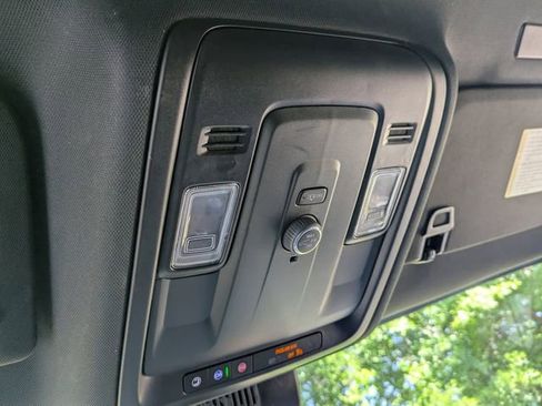 Used 2025 Chevrolet Tahoe LT AWD/4WD image 23