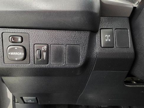 Used 2016 Toyota RAV4 LE AWD/4WD image 14