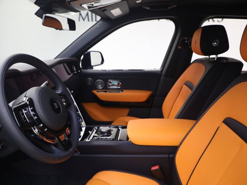 New 2026 Rolls-Royce Cullinan AWD/4WD image 16