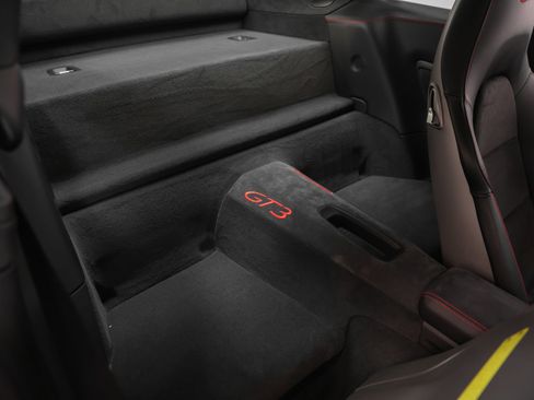 Certified 2018 Porsche 911 GT3 image 31