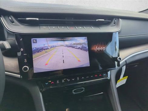 New 2026 Jeep Grand Cherokee Limited RWD image 10