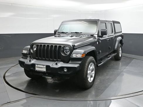 Used 2021 Jeep Gladiator Sport image 30
