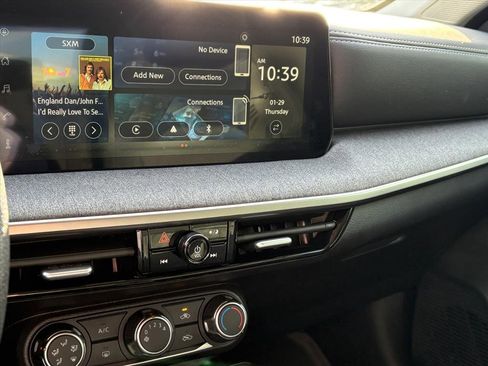 Certified 2025 Nissan Kicks SV image 12