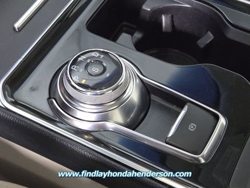 Used 2019 Ford Edge Titanium image 20