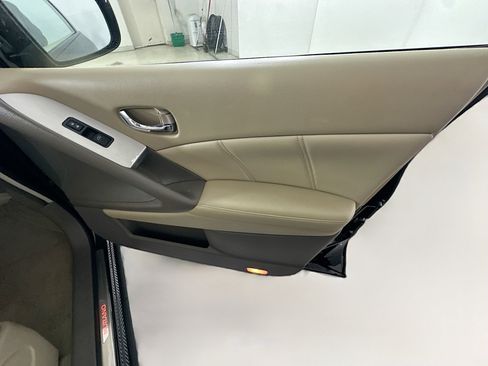 Used 2011 Nissan Murano SL FWD image 32