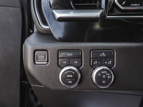 Used 2023 GMC Sierra 1500 Elevation w/ LPO, Elevation Black Package image 16