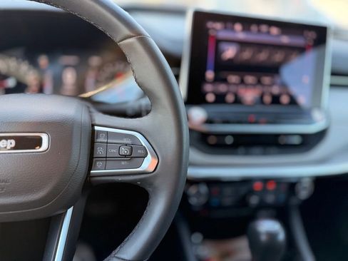 Used 2023 Jeep Compass Limited image 8