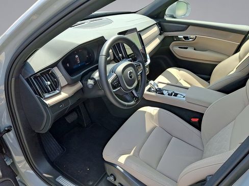 Certified 2026 Volvo XC90 B6 Plus AWD/4WD image 17
