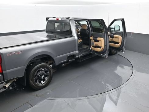 Used 2023 Ford F250 Lariat w/ Sport Appearance Package AWD/4WD image 26