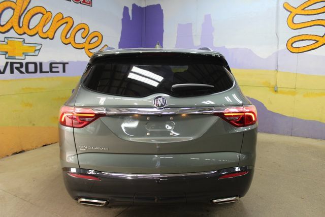 Used 2023 Buick Enclave Essence AWD/4WD image 3