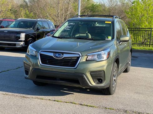 Used 2020 Subaru Forester Premium image 3