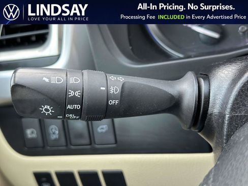 Used 2019 Toyota Highlander XLE image 22