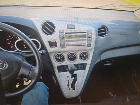Used 2010 Toyota Matrix FWD image 9
