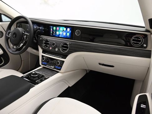 Used 2025 Rolls-Royce Spectre w/ Spectre Launch Package AWD/4WD image 17