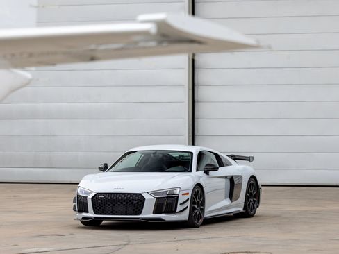 Used 2018 Audi R8 V10 plus AWD/4WD image 4