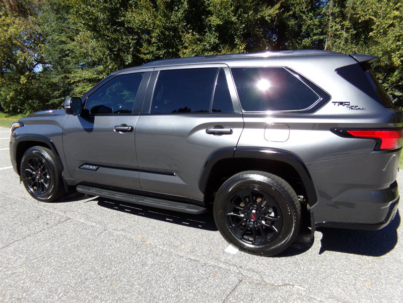 Used 2024 Toyota Sequoia Platinum w/ TRD Off-Road Package AWD/4WD image 9
