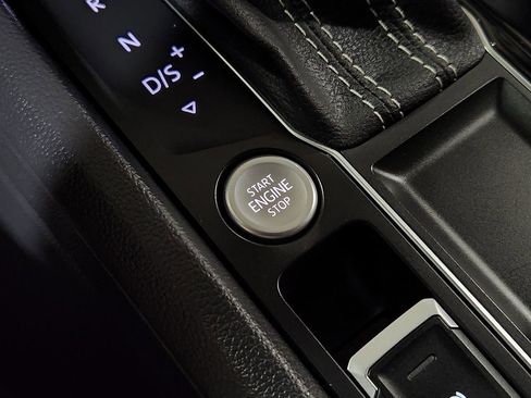 Used 2023 Volkswagen Atlas Cross Sport SE w/ Panoramic Sunroof Package image 40