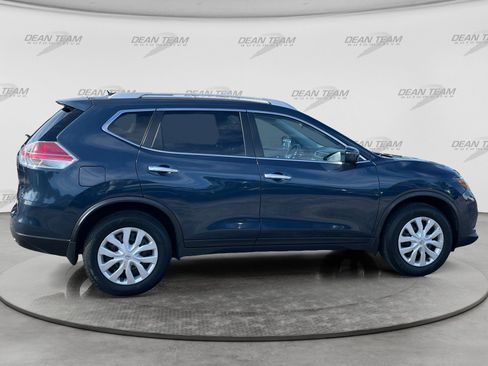 Used 2016 Nissan Rogue S w/ Appearance Package FWD image 9