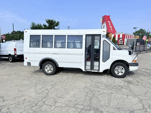 Used 2014 Chevrolet Express 3500 w/ School Bus Package RWD image 2