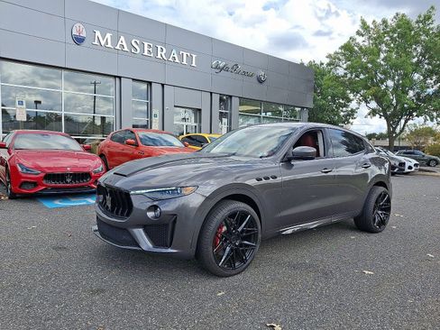 Used 2019 Maserati Levante Trofeo image 1