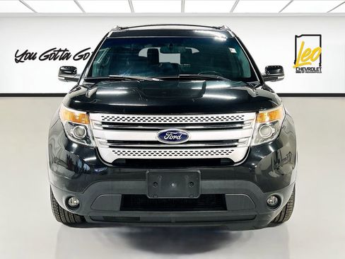 Used 2014 Ford Explorer XLT w/ Equipment Group 202A image 2