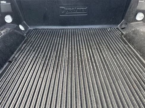 Used 2024 GMC Sierra 1500 SLT image 17